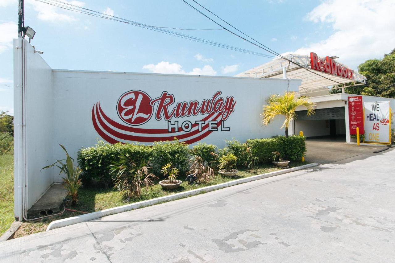 Reddoorz @ El Runway Hotel Bulacan Exterior photo