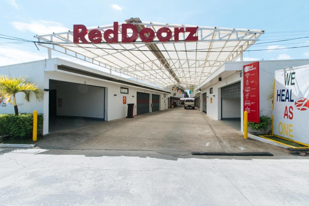 Reddoorz @ El Runway Hotel Bulacan Exterior photo